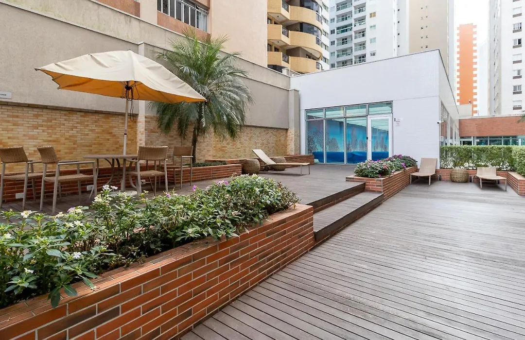 Duplex Decorado com dois quartos no Batel-1